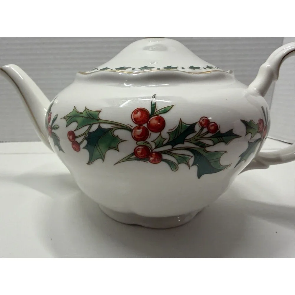 Waldman House Press Cup of Christmas Tea Holly Teapot w/ Lid Ceramic 4 Cup